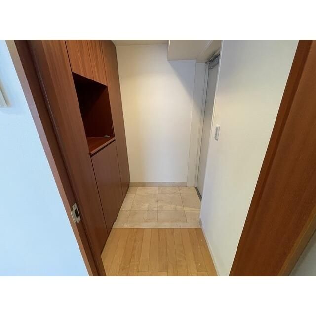 玄関　収納もある玄関です