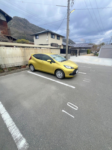 ショッピングセンター　ワッツウィズ海田市駅前ハローズ店（ショッピングセンター）まで1315m