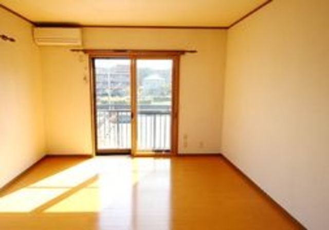 居室・リビング　★広くて日当たりのいい洋室★