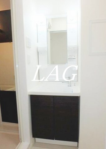 洗面設備　独立洗面台です。