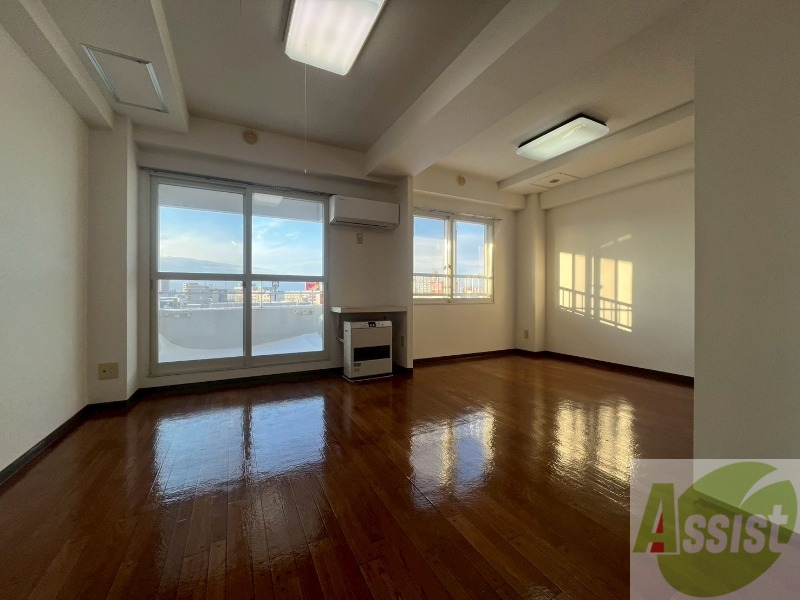 その他部屋・スペース　こちらのお部屋は光が差し込む、温かみのあるお部屋です。