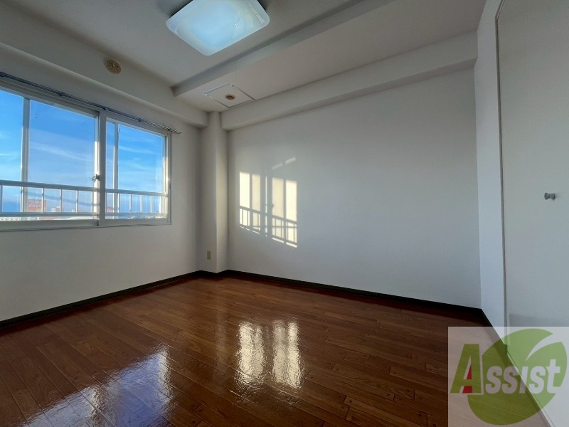 居室・リビング　広くてきれいなリビングです！快適に過ごせそうですね。