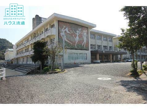 小学校　長与町立長与南小学校（小学校）まで1225m