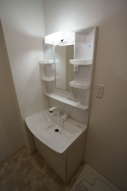 洗面設備　同じ建物の別なお部屋