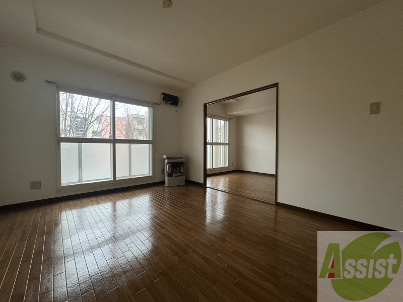 居室・リビング　広くてキレイなお部屋が広がっていて、充実した生活が送れそう。