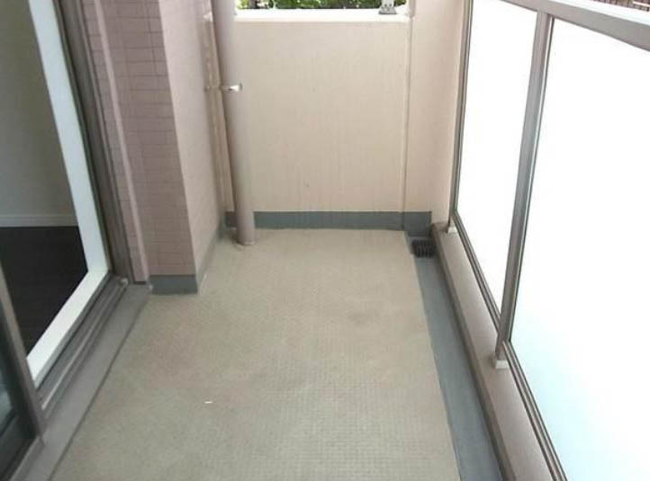 バルコニー　★洗濯物を干すスペース充分に取れます★