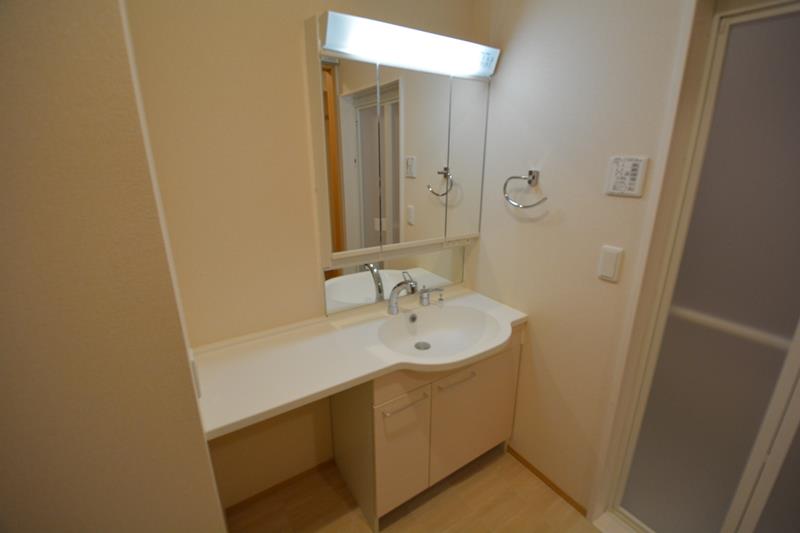 洗面設備　洗髪洗面化粧台付き♪