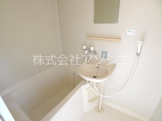 バス・シャワールーム　バスルーム