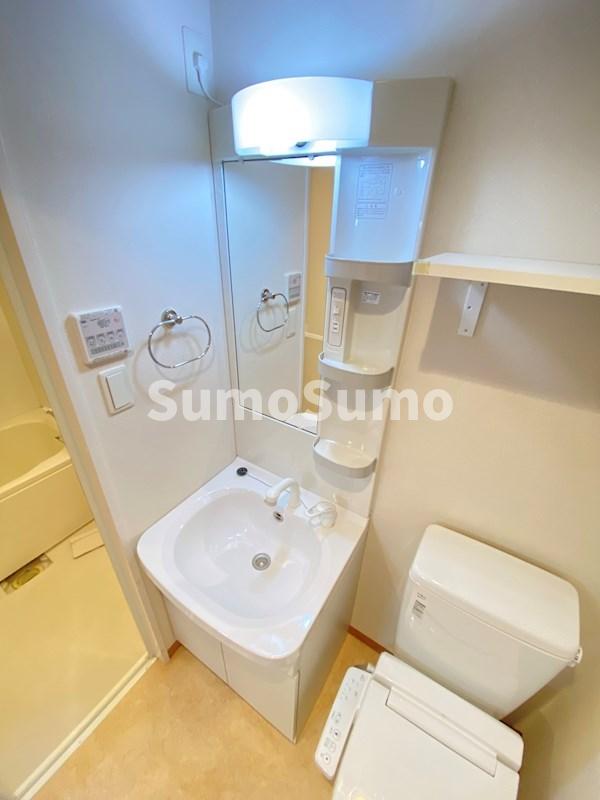 洗面設備　脱衣スペースもあります