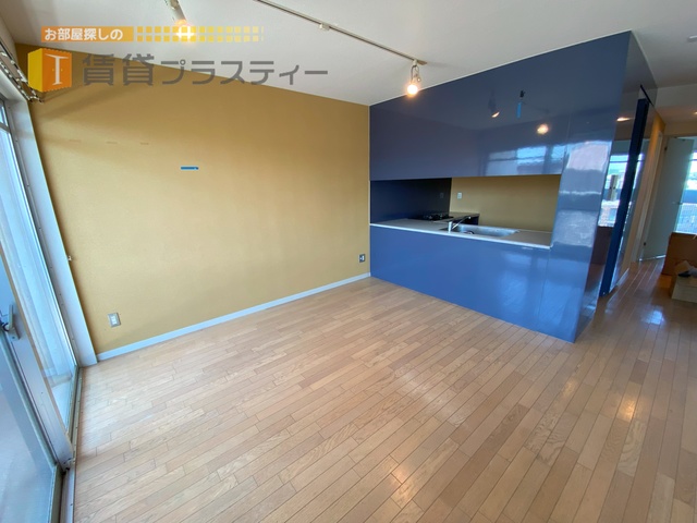 居室・リビング　お部屋の間取りはあなた次第　反転タイプのお写真です