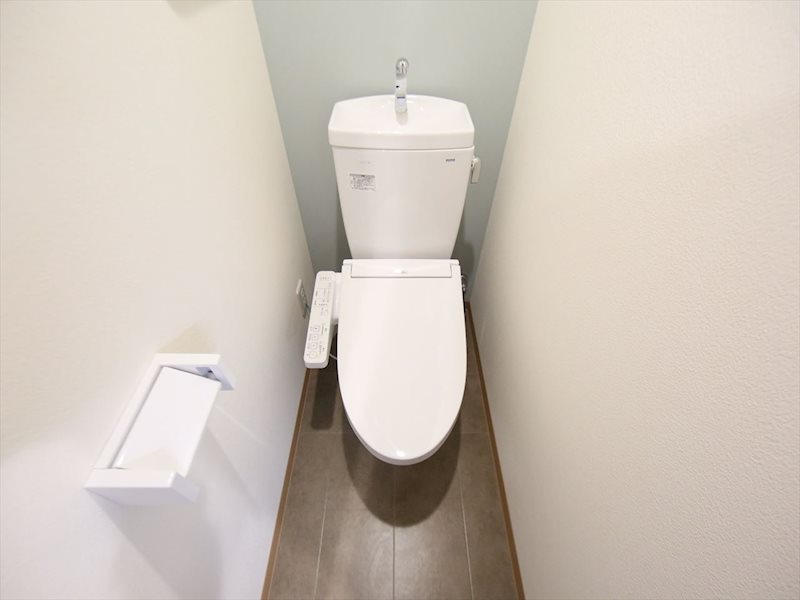 トイレ　温水洗浄便座付トイレ