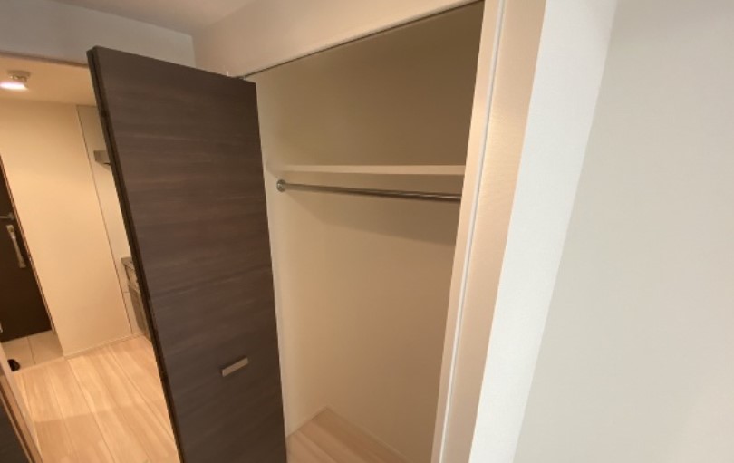 収納　★ハンガーラック付き、上部収納も有り★