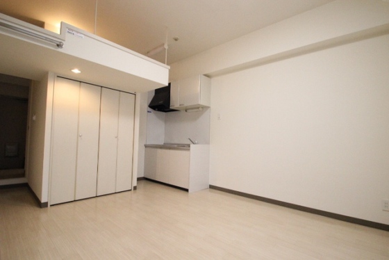 居室・リビング　※他号室の写真です。