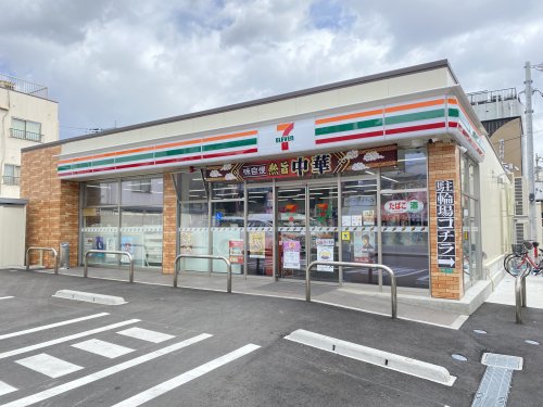 コンビニ　セブンイレブン 大阪東加賀屋3丁目店（コンビニ）まで439m