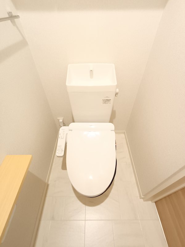 トイレ　※同タイプ別居室のお写真です。