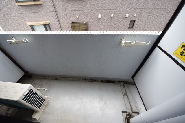 バルコニー　～今日は朝からお洗濯～