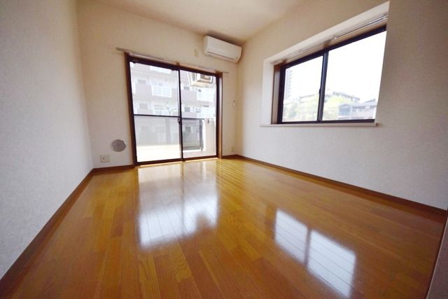 居室・リビング　★収納のあるお部屋です★