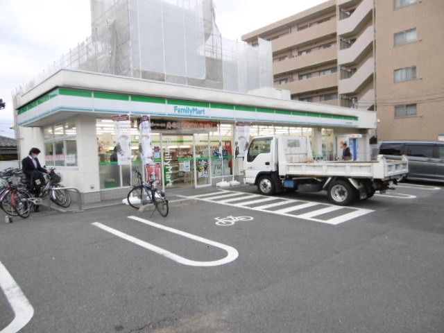 コンビニ　ファミリーマート八王子別所店（コンビニ）まで262m
