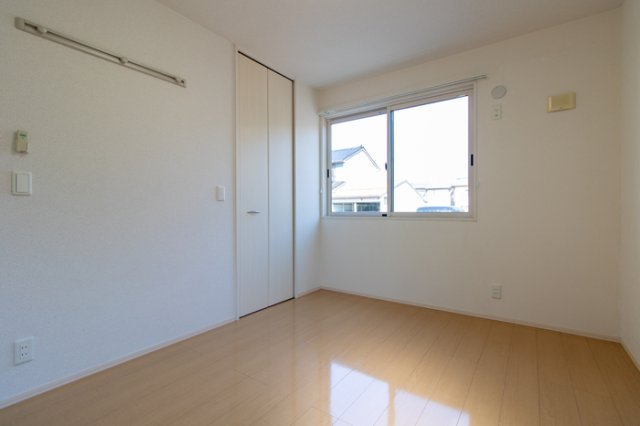 その他部屋・スペース　広々とした洋室です