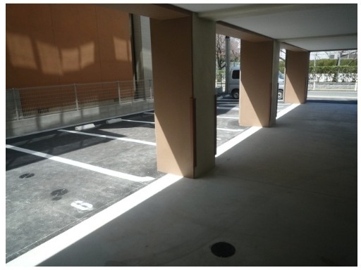 駐車場　敷地内駐車場ございます