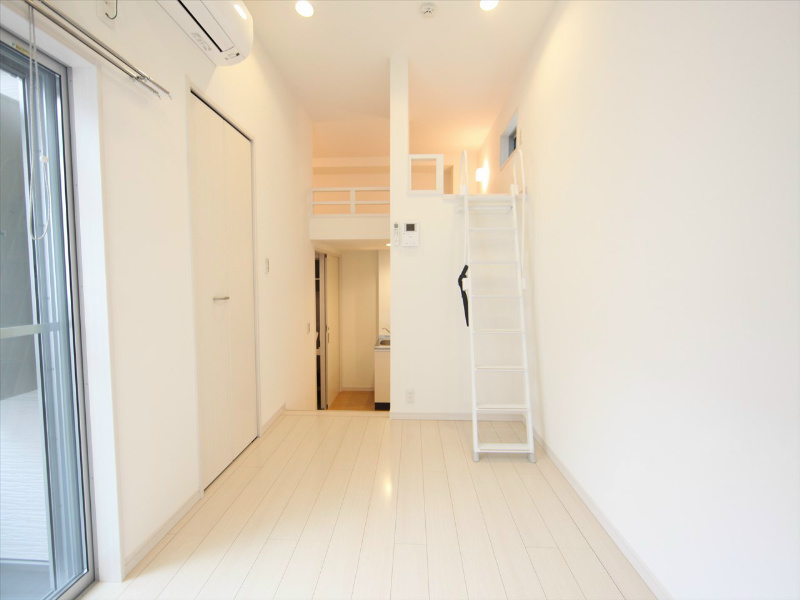 居室・リビング　洋室5.2帖　ロフト4.7帖（収納でもお部屋でも使えます）