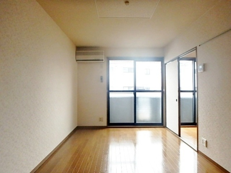 居室・リビング　図面と現状に相違がある場合には現状を優先