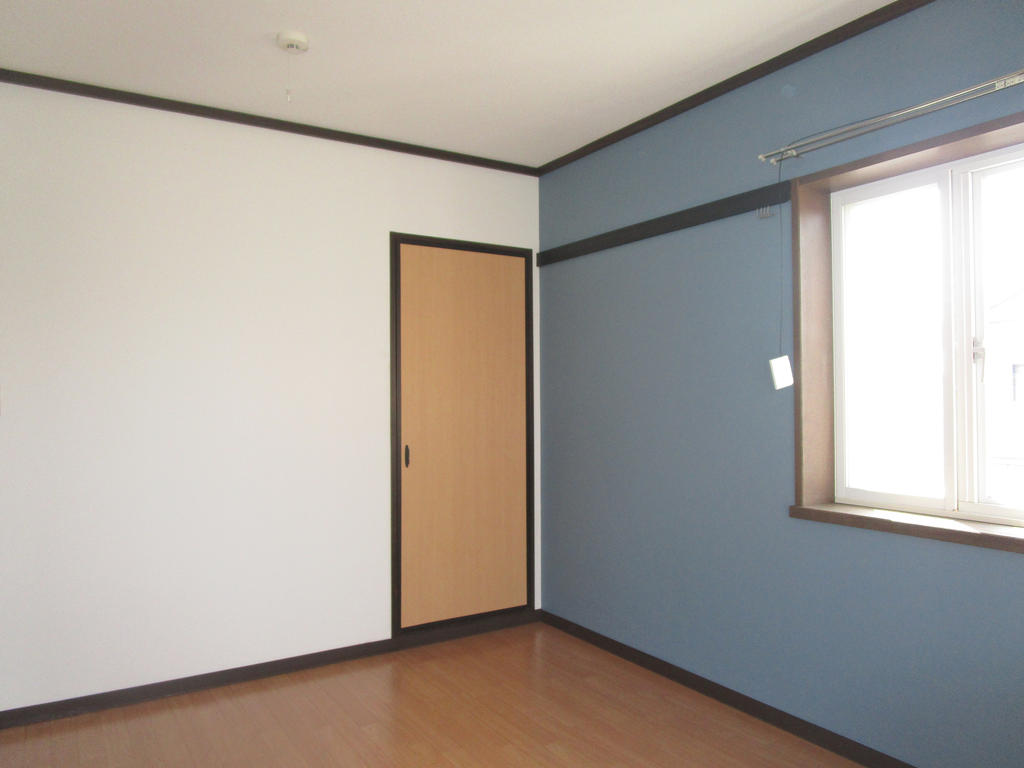 居室・リビング　北西居室　エアコン・収納有