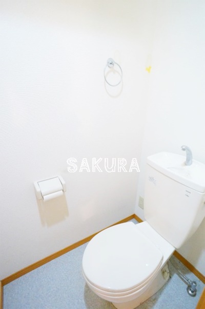 トイレ　落ち着いた色調のトイレです♪