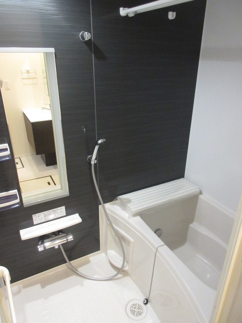 バス・シャワールーム　★追い焚き・乾燥機付き★