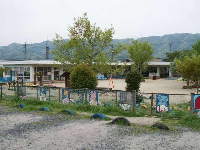 幼稚園・保育園　赤目保育所（幼稚園・保育園）まで454m