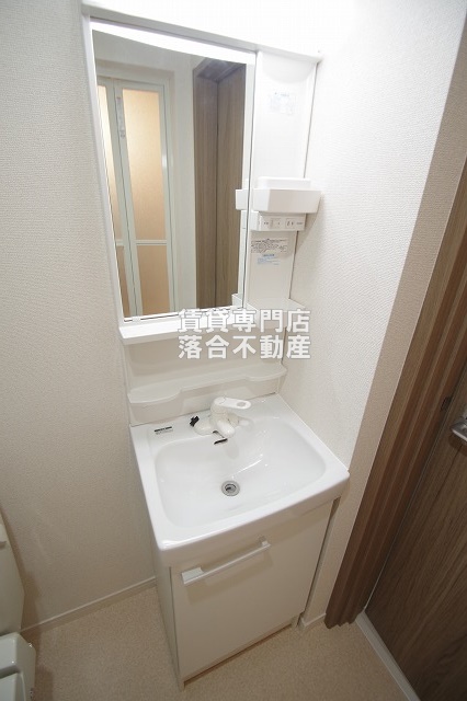 洗面設備　独立洗面化粧台付き