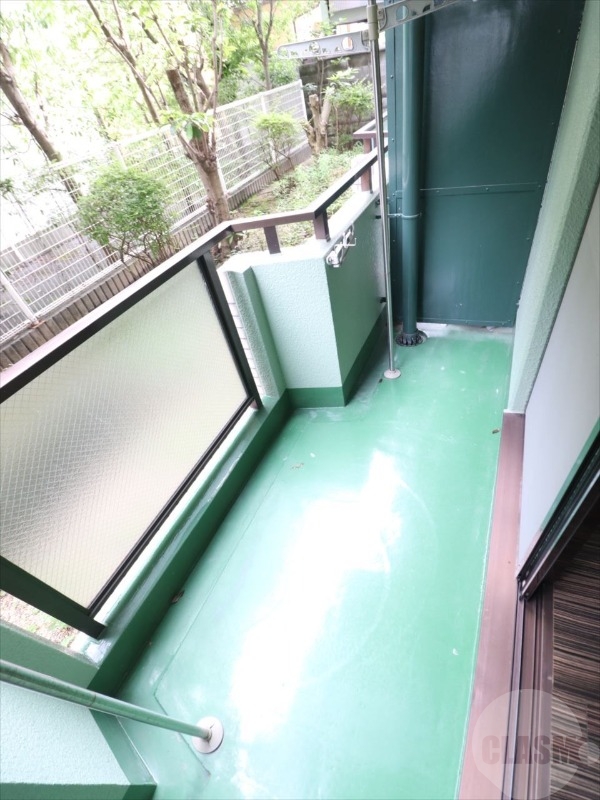 バルコニー　明るいバルコニー