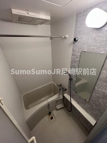 バス・シャワールーム　コンパクトで使いやすいお風呂です