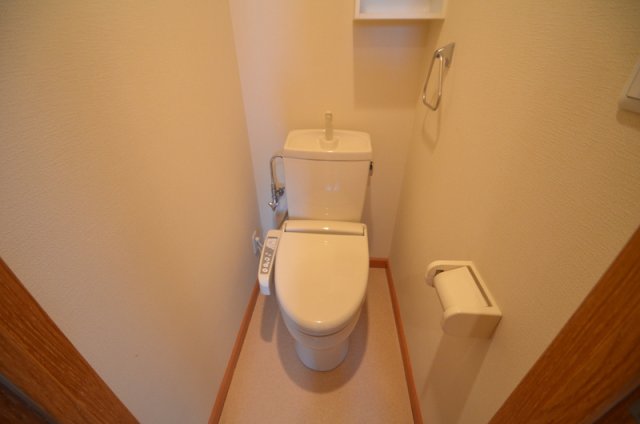 トイレ　温水洗浄便座