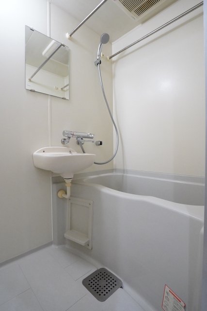 バス・シャワールーム　お風呂で日々の疲れを落としましょう