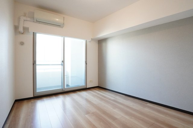 居室・リビング　個人の部屋や寝室として使える洋室です