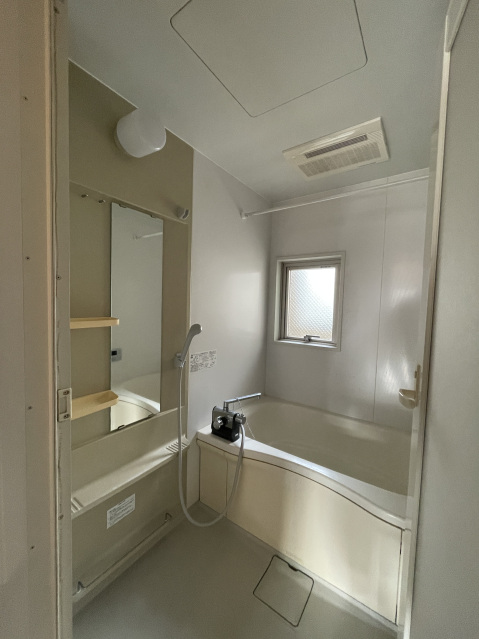 バス・シャワールーム　電気温水器給湯