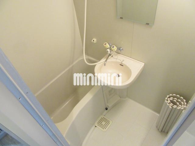 バス・シャワールーム　洗面付きお風呂です