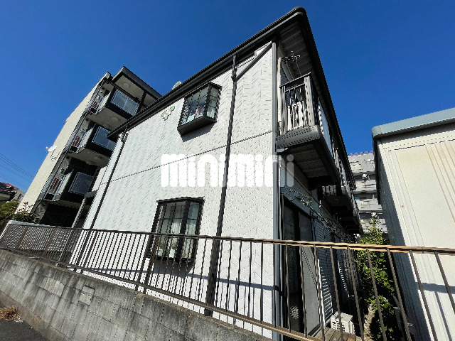 建物外観　耐震性に優れた軽量鉄骨造です。