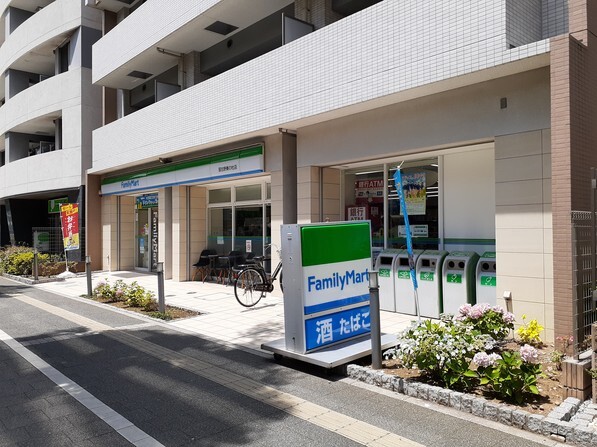 コンビニ　ファミリーマート習志野奏の杜店（コンビニ）まで700m