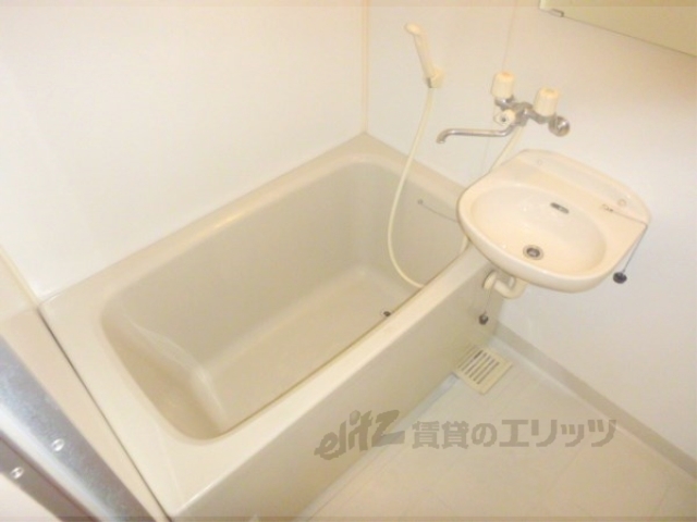 バス・シャワールーム　バス