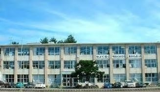 小学校　北広島市立東部小学校（小学校）まで943m