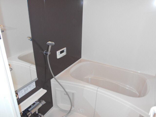 バス・シャワールーム　追い焚き機能付きバスルーム！