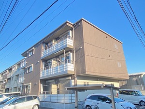 建物外観　積水ハウス施工の３階建て重量鉄骨造の賃貸住宅『シャーメゾン』