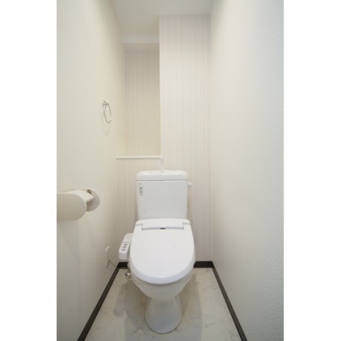トイレ　トイレ（温水洗浄便座付き）