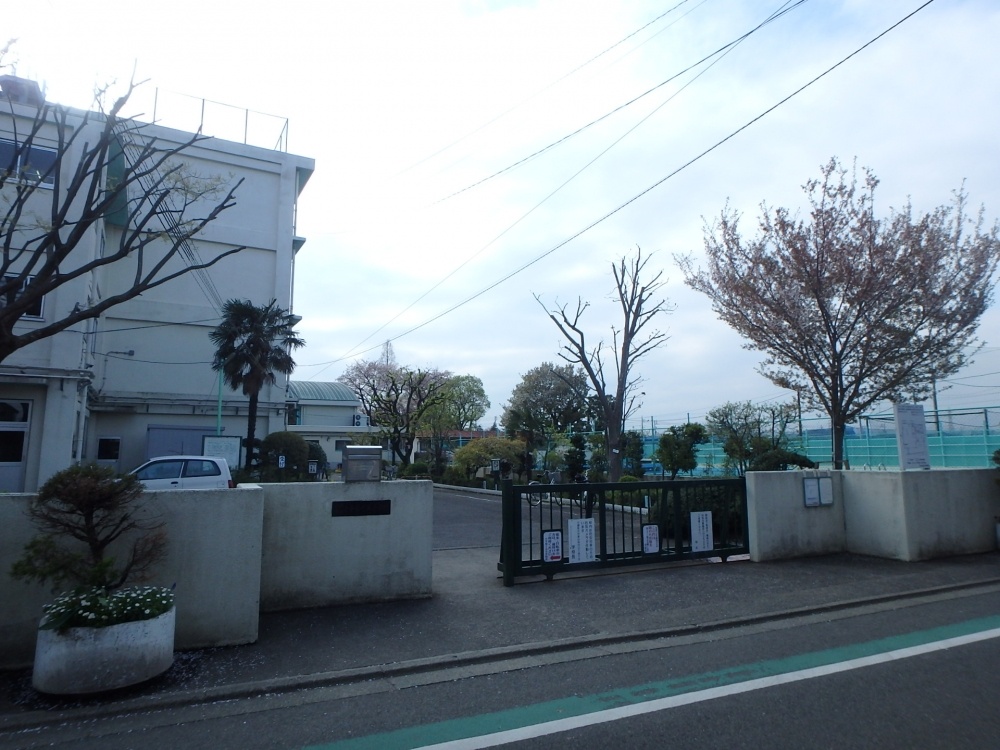 小学校　小平市立 小平第十五小学校（小学校）まで1068m