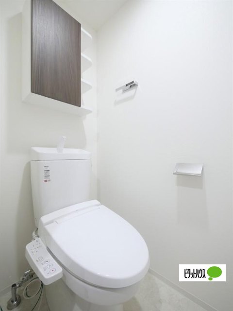 トイレ　温水洗浄便座