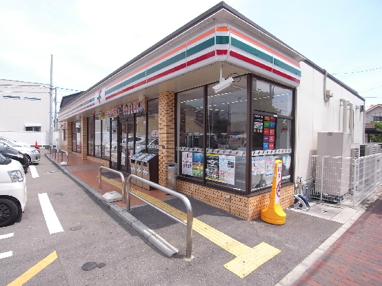 コンビニ　セブンイレブン　神戸丸塚1丁目店（コンビニ）まで298m