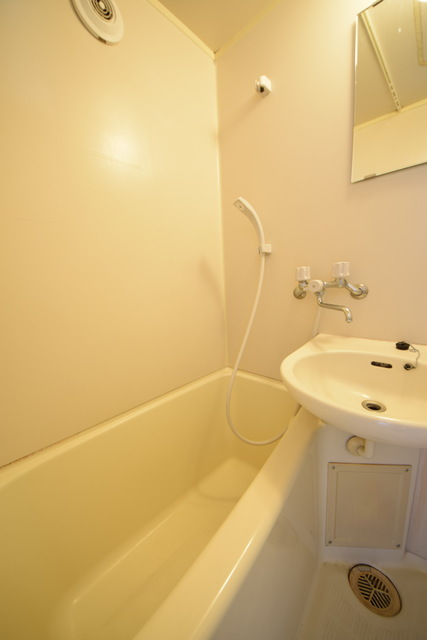 バス・シャワールーム　～疲れもさっぱり～