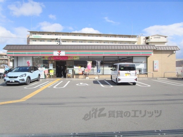 コンビニ　セブンイレブン京都久世店（コンビニ）まで730m